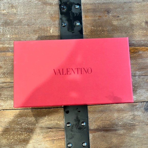 Valentino small box (fits sunglasses) EMPTY - Picture 2 of 5